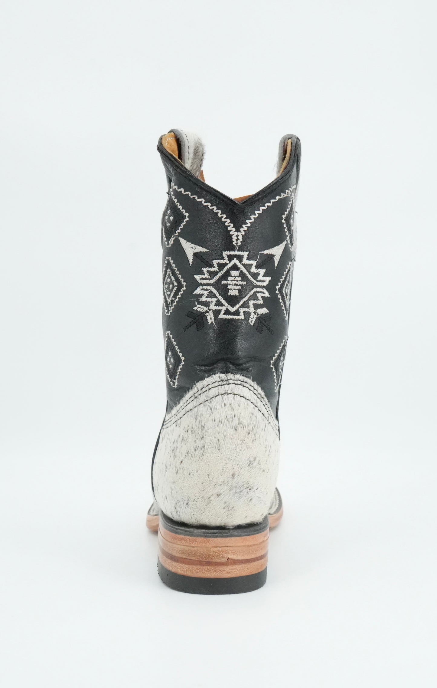 Rock'em Kid's Cow Hair White/Black Boots Size: 2 US / 22 MEX *AS SEEN ON IMAGE*