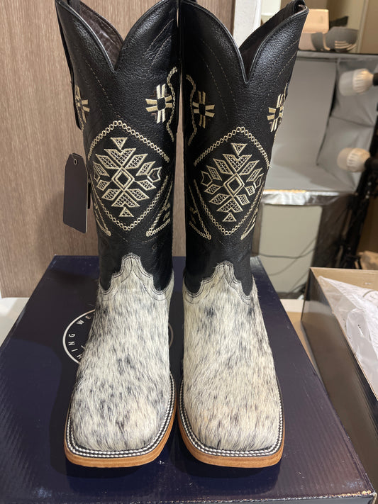 Rock'em Women's Aztec Cow Hair Boots Size: 9.0 *AS SEEN ON IMAGE*
