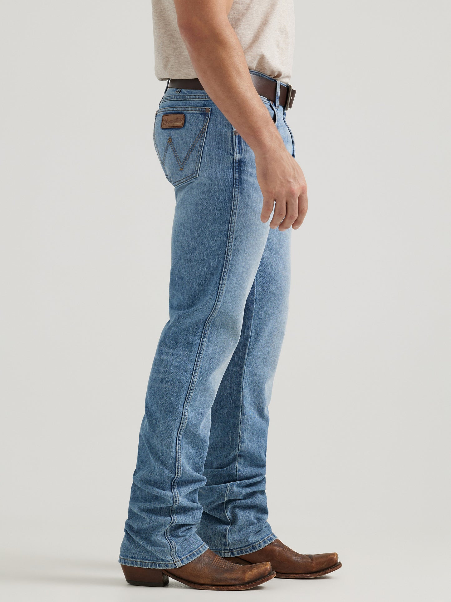 Wrangler Men's Retro Slim Boot Woodmere Bootcut Jean
