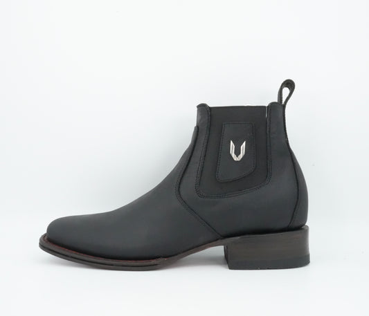 Vestigium Jr’s Grasso Black Square Toe Short Boot