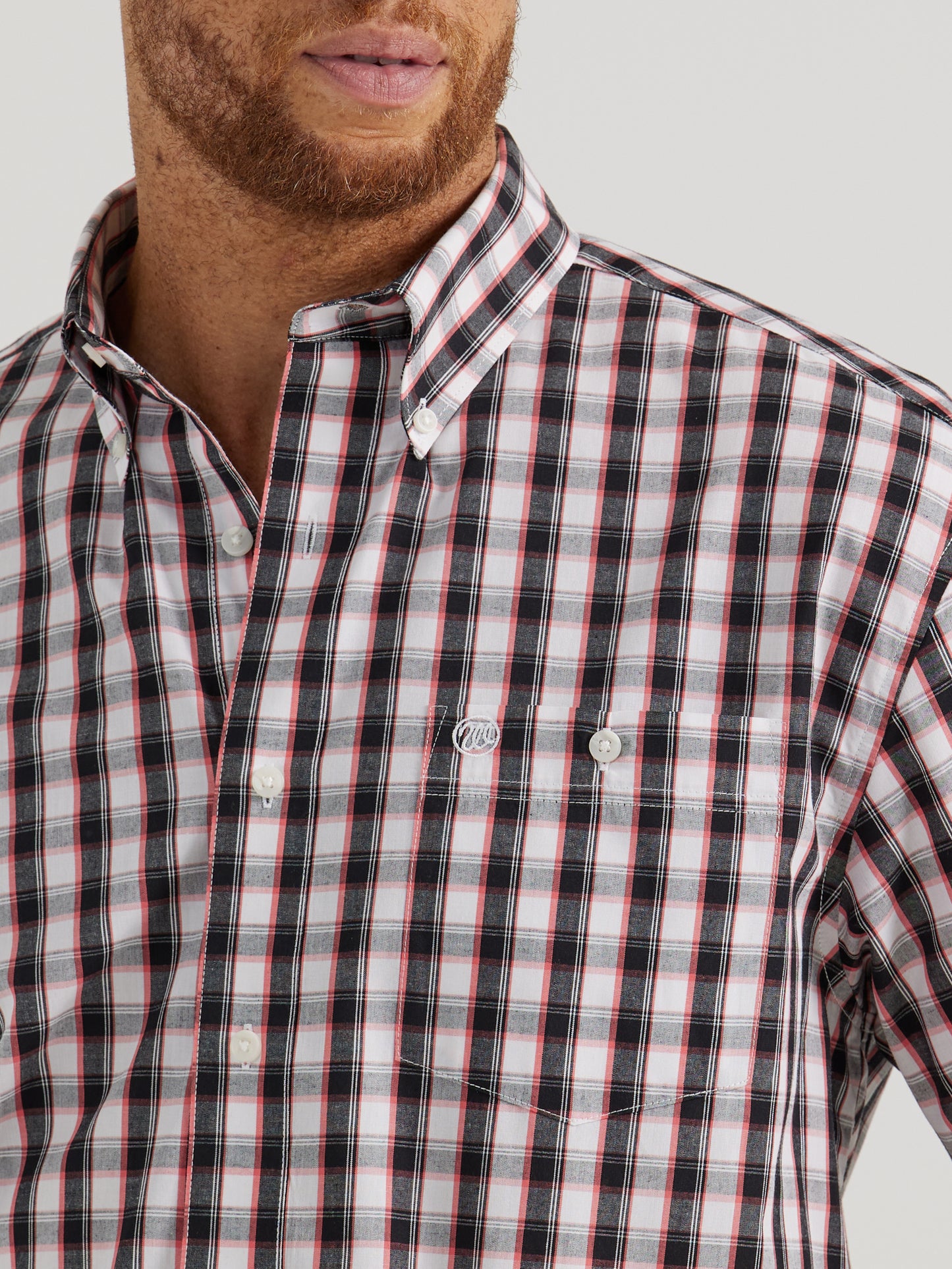 Wrangler Men's Short Sleeve Relaxed Fit Plaid Button Down Black Peach