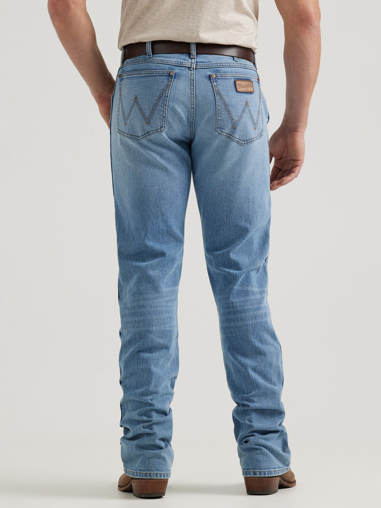 Wrangler Men's Retro Slim Boot Woodmere Bootcut Jean
