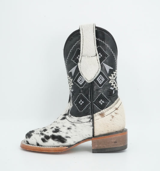 Rock'em Kid's Cow Hair White/Black Boots Size: 7 US / 14 MEX  *AS SEEN ON IMAGE*