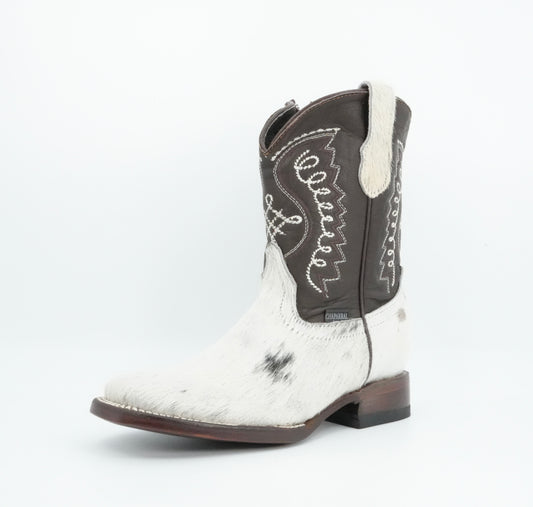 Chaparral Kid’s Cow Hair Size: 2 *AS SEEN IN PICTURE*