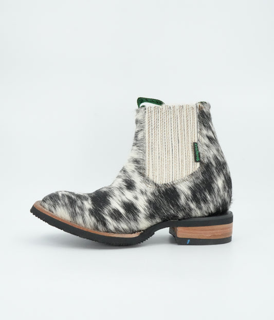 Cristeros Jr's Cow Hair White/Black Boots Size: 3.5 US / 22.5 MEX  *AS SEEN ON IMAGE*