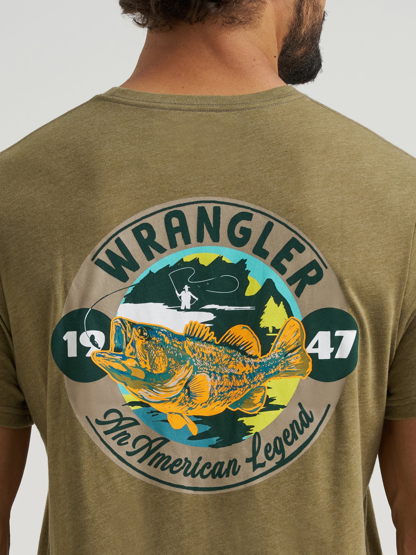 Wrangler Men's Short Sleeve Fish Back Graphic T-Shirt Olive