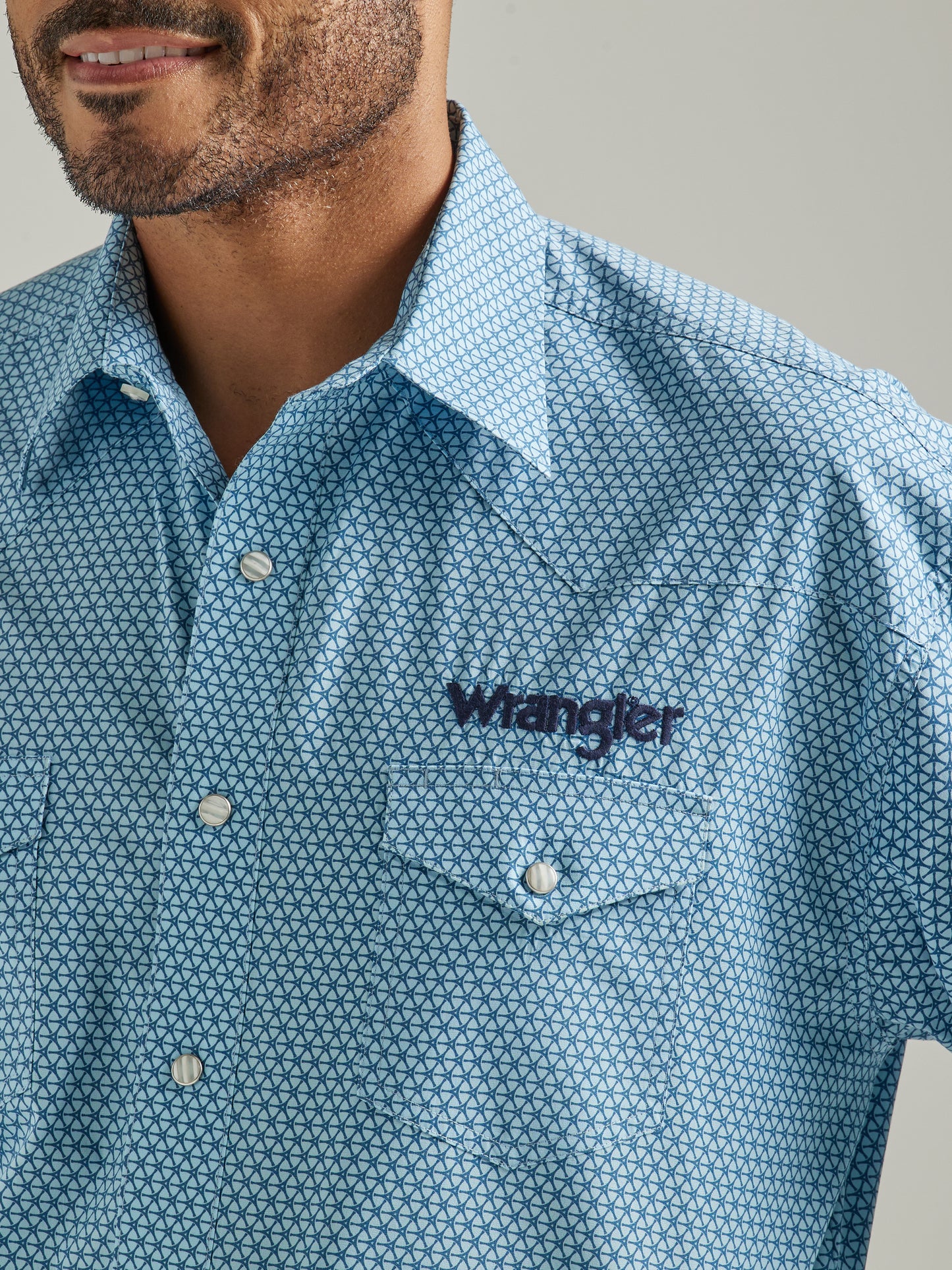 Wrangler Men's Logo Long Sleeve Western Button Down Shirt Blue Print