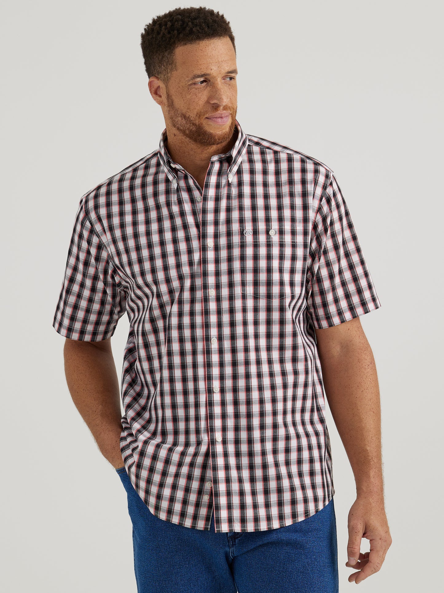 Wrangler Men's Short Sleeve Relaxed Fit Plaid Button Down Black Peach