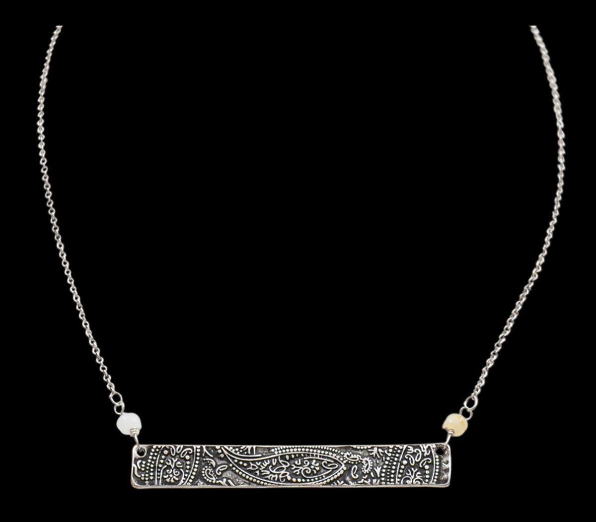 Collar con colgante rectangular de huelga plateada