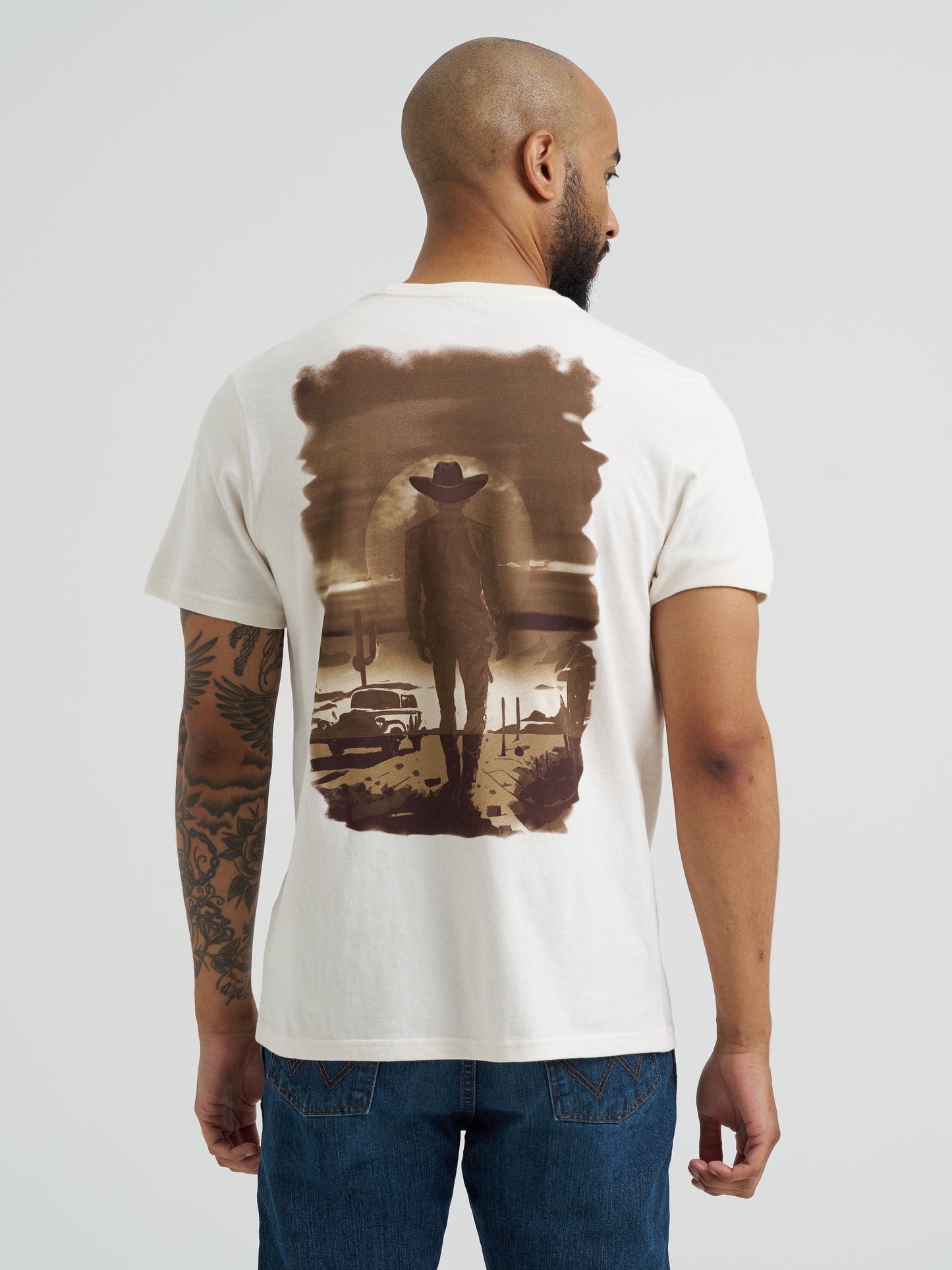 Wrangler Men's Sunset Cowboy Back Graphic T-Shirt - Marshmallow