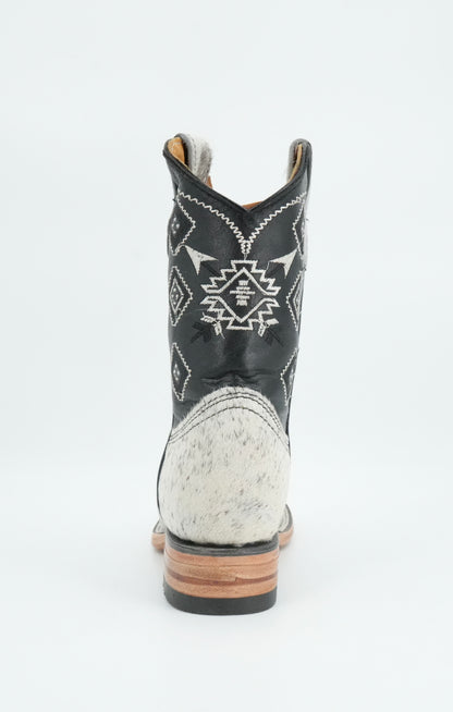 Rock'em Kid's Cow Hair White/Black Boots Size: 2 US / 22 MEX  *AS SEEN ON IMAGE*