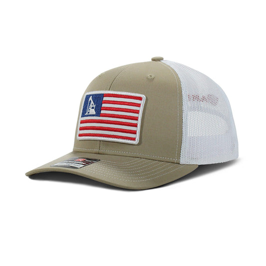 Gorra con logo y parche de bandera de EE. UU. de Ariat