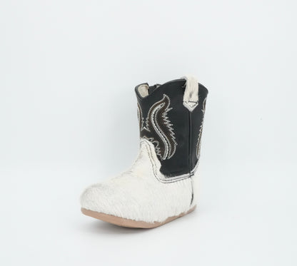 Padua Toddler Cow Hair White Boot Size: 5 *AS SEEN ON IMAGE*