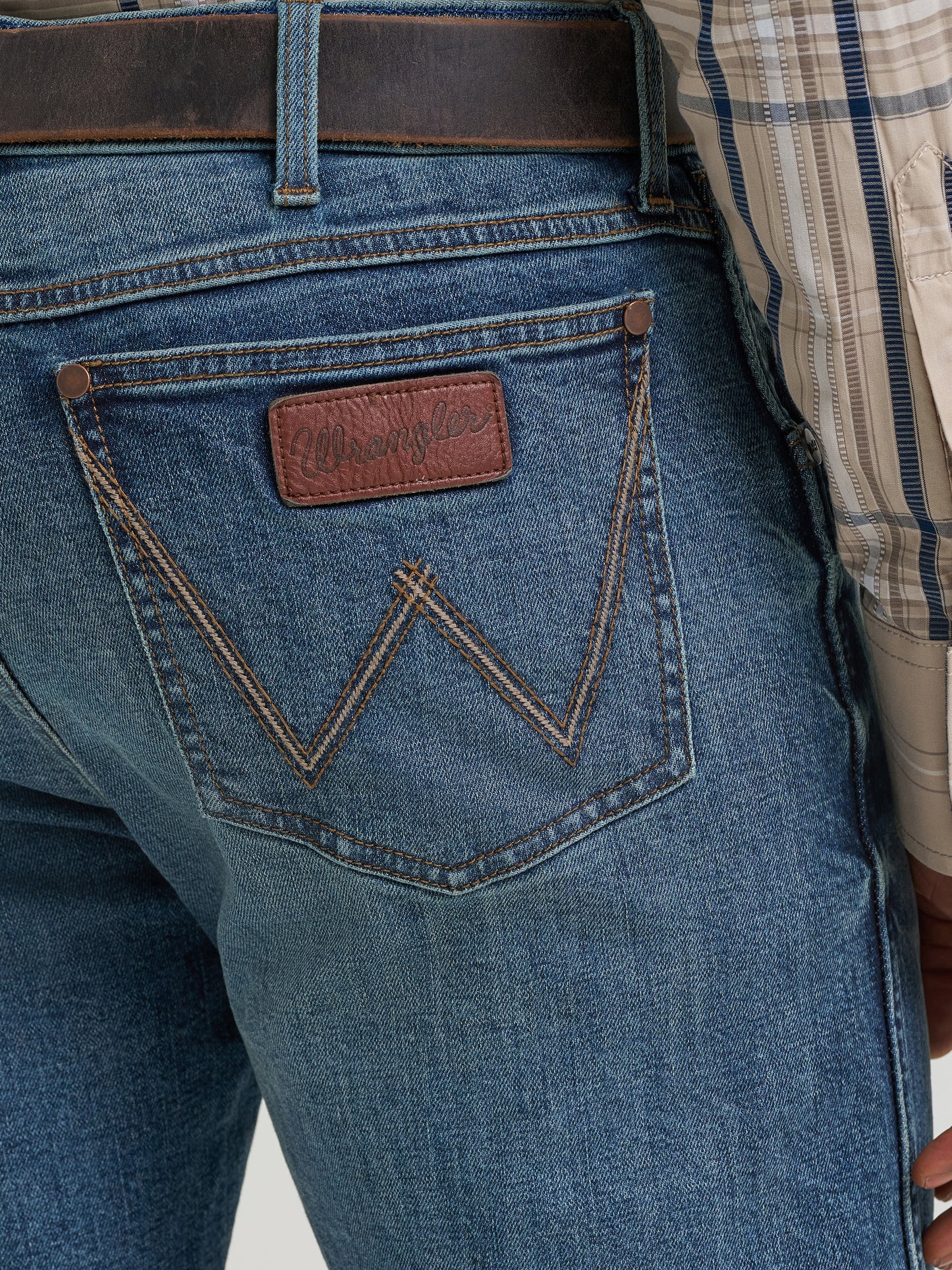 Men's Wrangler Retro Slim Fit Henry Bootcut Jean - Dark Blue