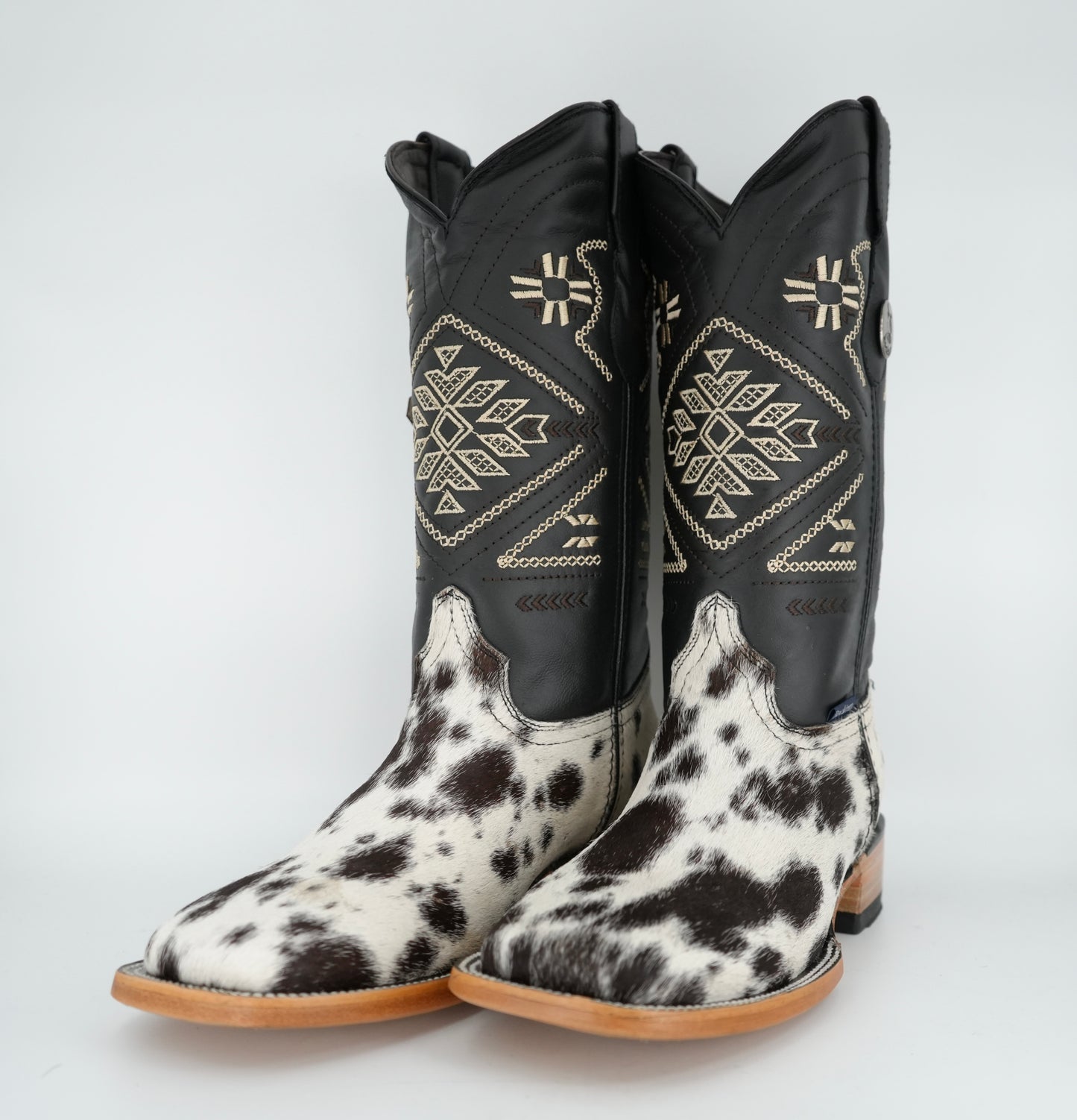 Rock'em Women's Cow Hair Boots Size: 8.5 *AS SEEN ON IMAGE*