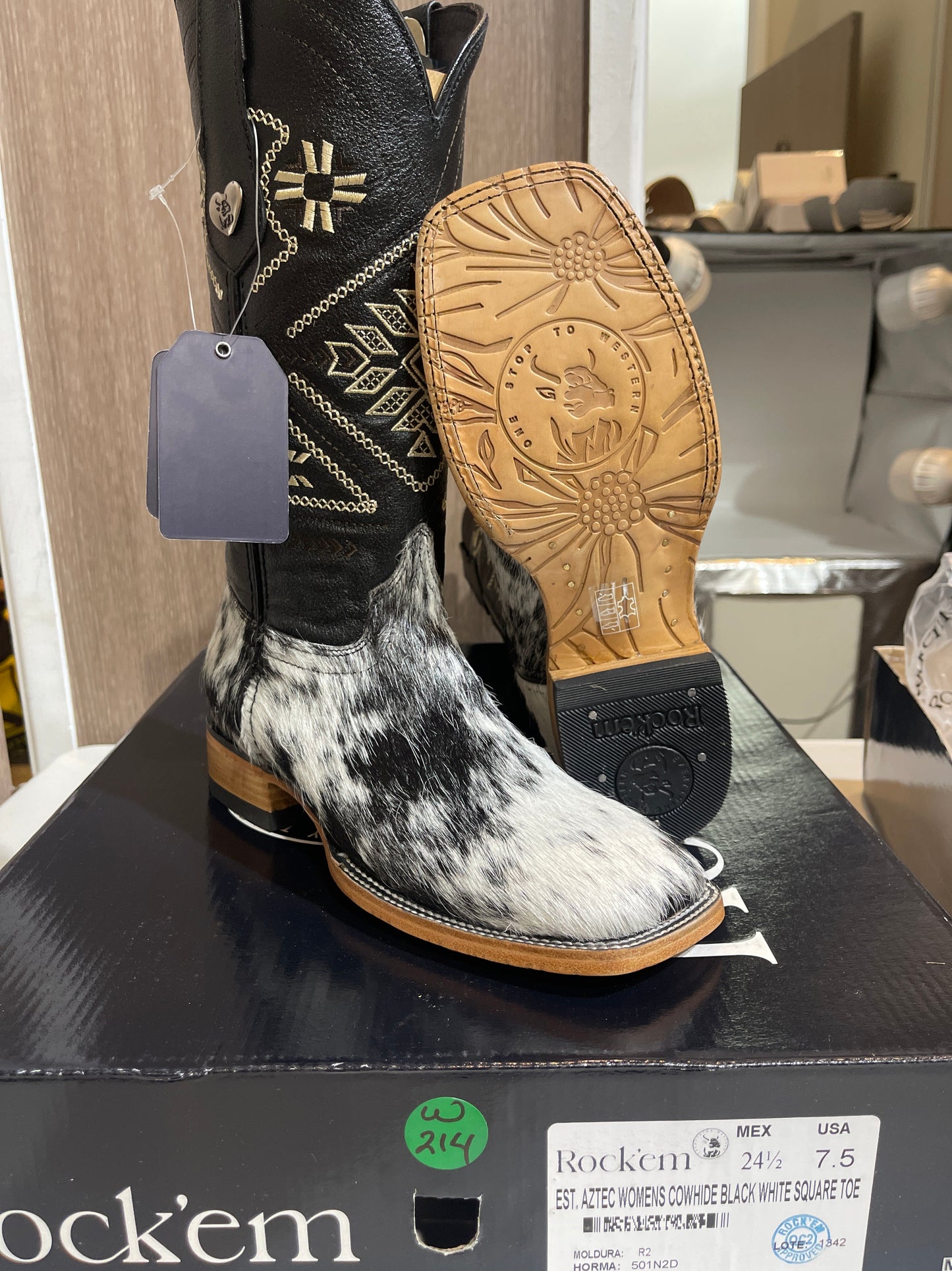 Rock'em Women's Aztec Cow Hair Boots Size: 7.5 *AS SEEN ON IMAGE*