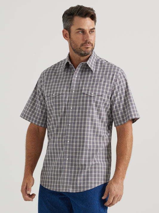 Wrangler Men's Wrinkle Resist Short Sleeve Western Snap Shirt Plum Plaid