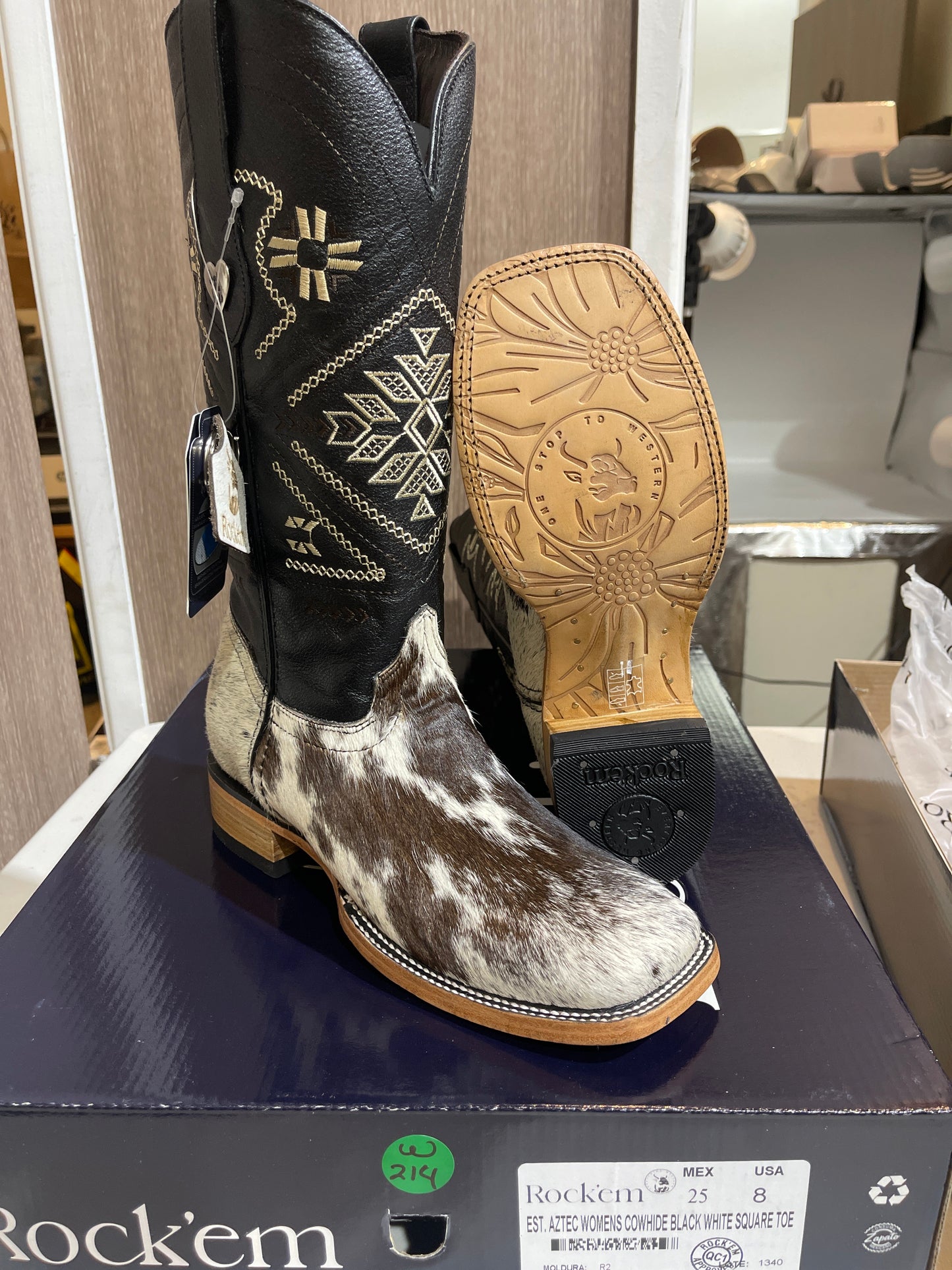 Rock'em Women's Aztec Cow Hair Boots Size: 8 *AS SEEN ON IMAGE*