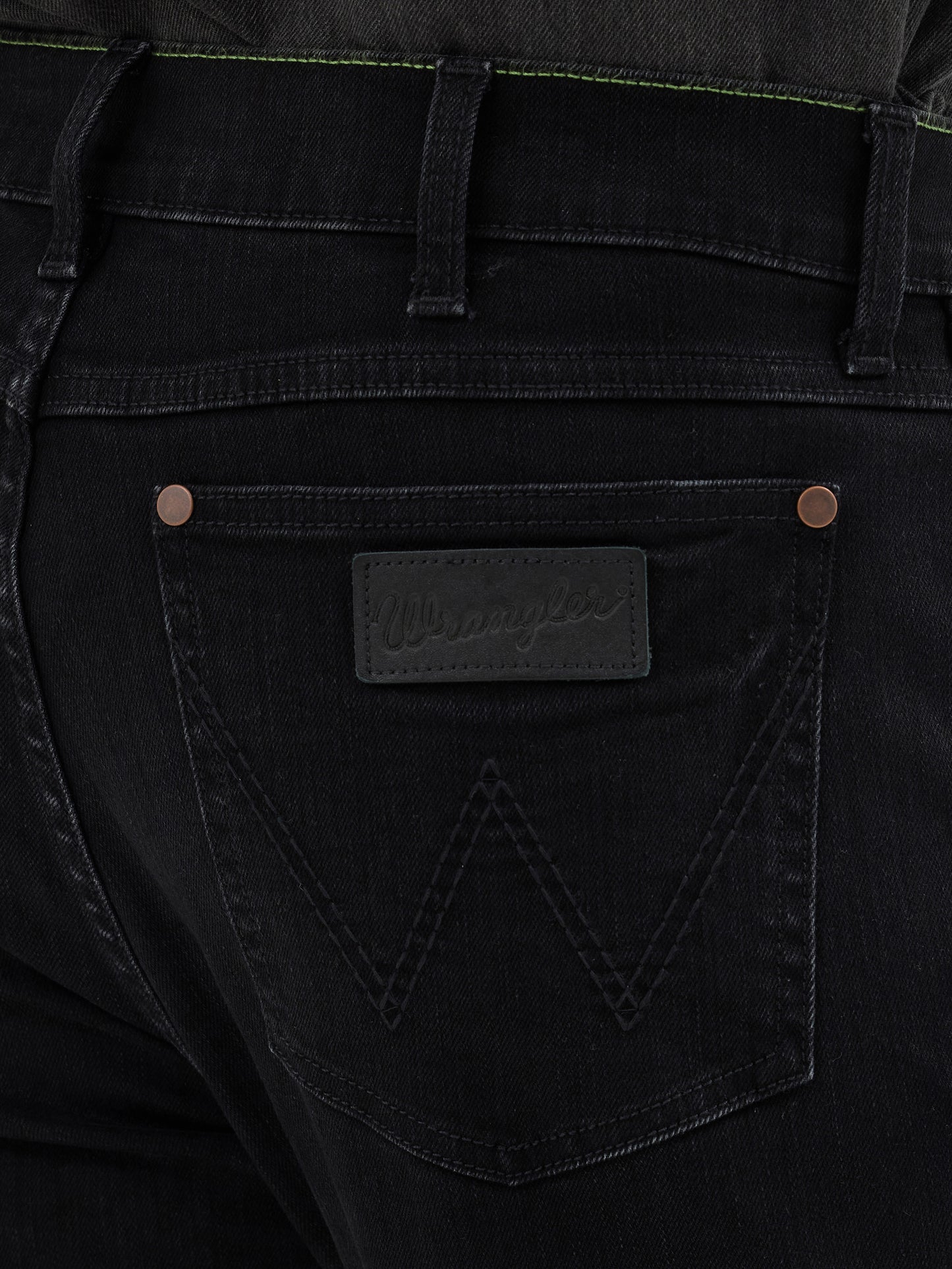 Wrangler Retro Slim Straight Black Jean