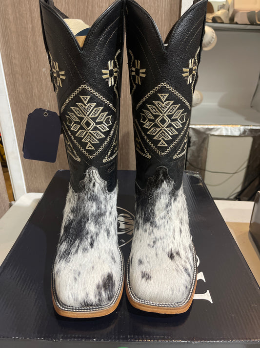 Rock'em Women's Aztec Cow Hair Boots Size: 7.5 *AS SEEN ON IMAGE*