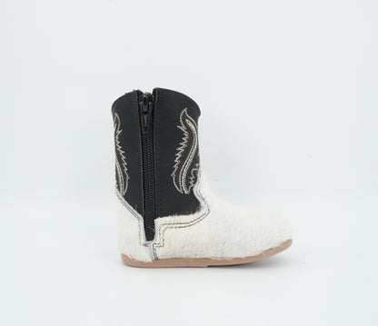 Padua Toddler Cow Hair White Boot Size: 5 *AS SEEN ON IMAGE*